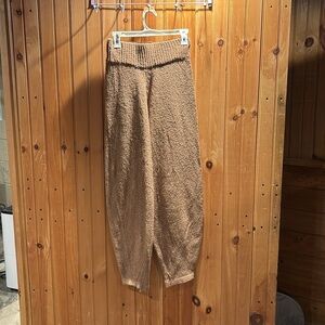 New ZULU & ZEPHYR almond knit jogger pants
